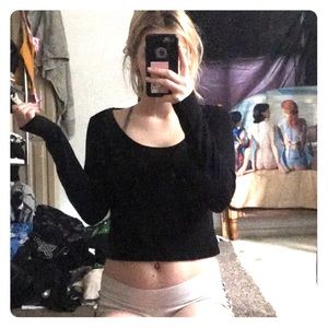 Black long sleeve crop